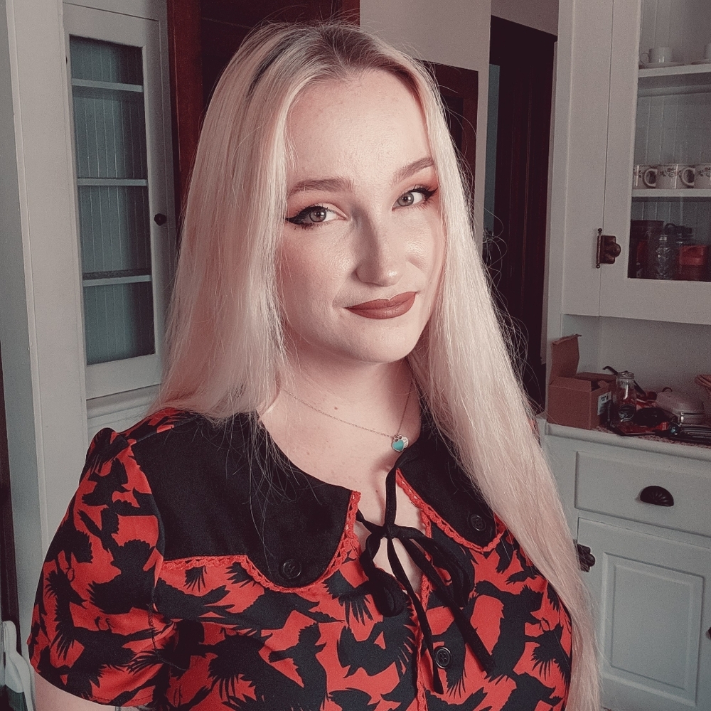 Meet your Posher, SpookyyyGoddess aka Brittney :D